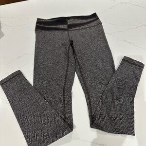 Lululemon Black & White Leggings Size 6